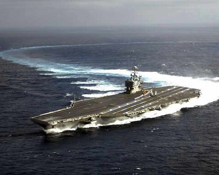 turning_an_aircraft_carrier_02.jpg