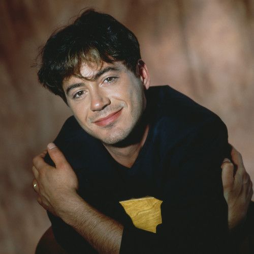 http://de.acidcow.com/pics/20100315/rare_photos_of_famous_people_03_20.jpg