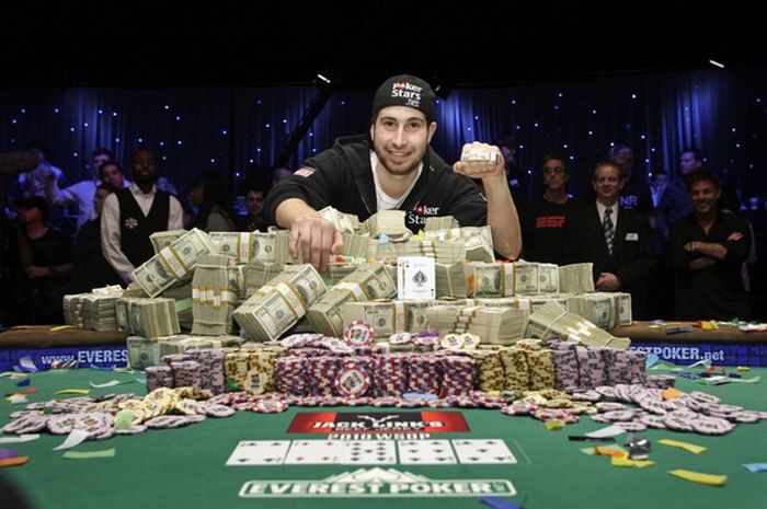 Gano 8.9 millones en competencia pokers stars Jonathan_duhamel_12