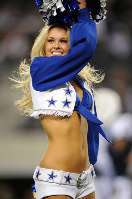 http://de.acidcow.com/pics/20101130/dallas_cowboys_09.jpg