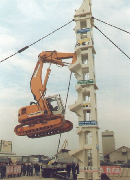 http://de.acidcow.com/pics/20110920/excavator_02.jpg