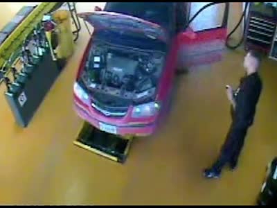 http://de.acidcow.com/pics/20120209/video/car_engine_explosion.jpg
