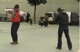 http://de.acidcow.com/pics/20120806/gifs_03.gif